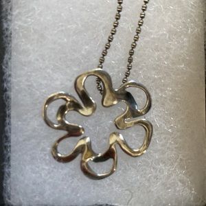 Silpada flower necklace